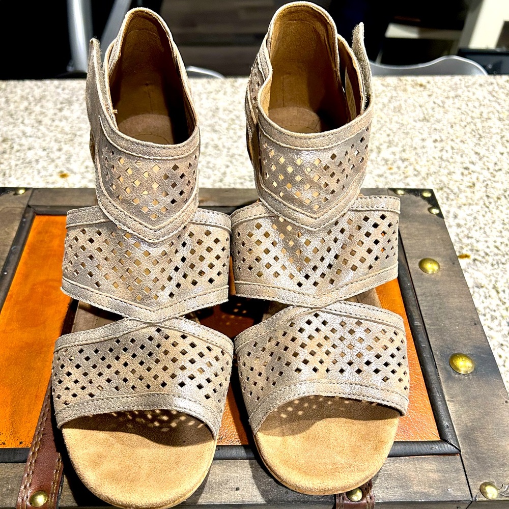 Rockport Cobb Hill Heels Size 10 (EUC)